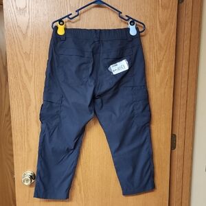 Duluth Navy Cargo capri Pants womens 10x22 number 1053